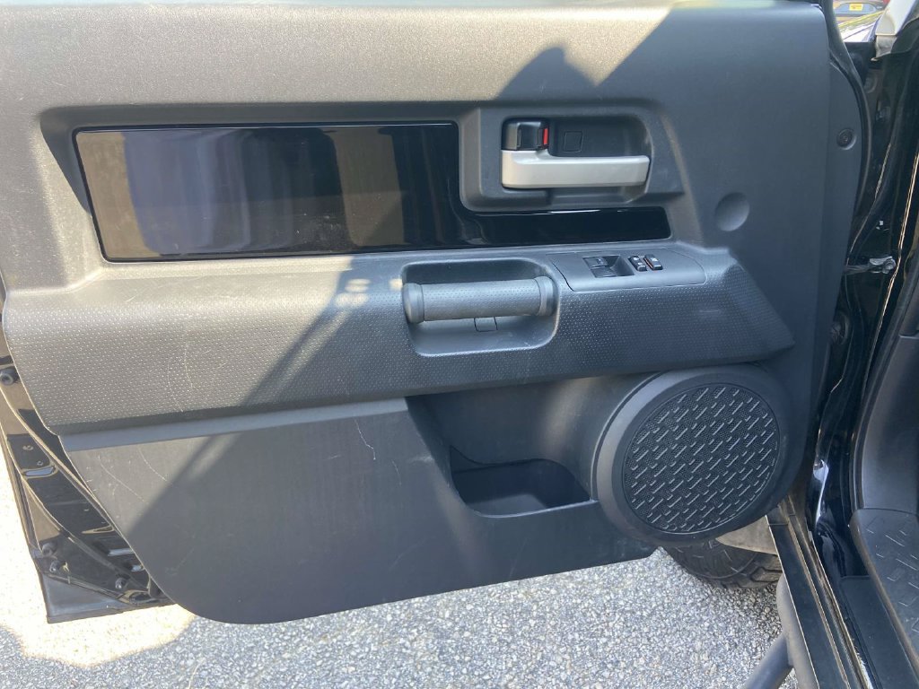 Used 2014 Toyota FJ Cruiser 4WD w/ Upgrade Package image 18