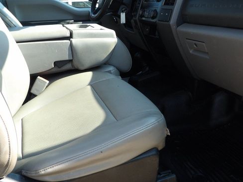 Used 2017 Ford F450 XL AWD/4WD image 30