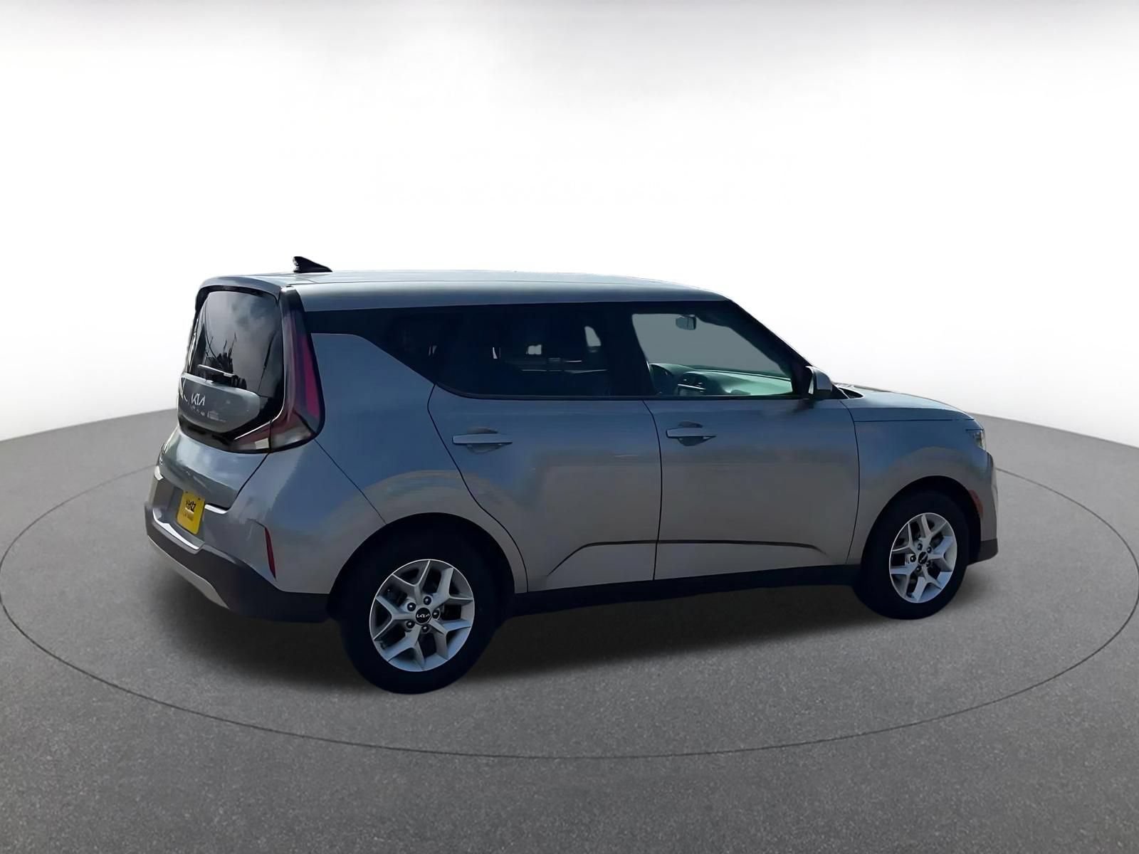 Used 2025 Kia Soul LX w/ LX Technology Package FWD image 14