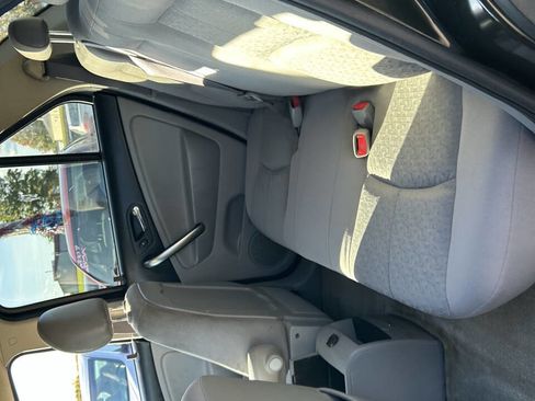 Used 2006 Saturn Vue 2WD image 9