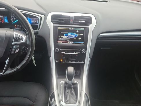 Used 2014 Ford Fusion SE image 26