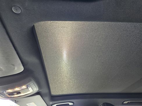 Used 2021 Mercedes-Benz GLE 350 4MATIC image 23