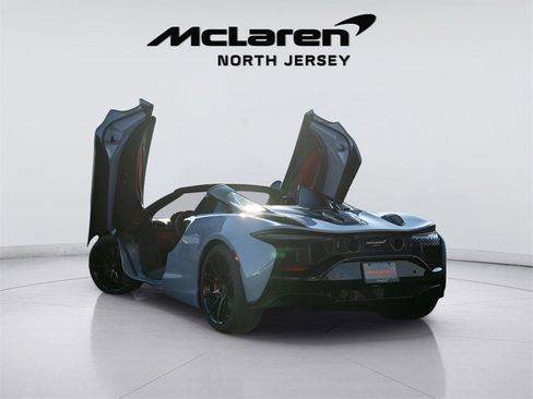 Used 2025 McLaren Artura Spider image 10