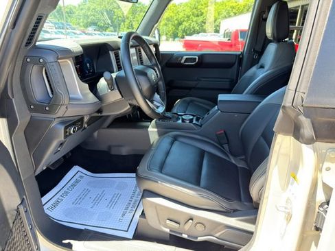 Used 2025 Ford Bronco Outer Banks AWD/4WD image 13