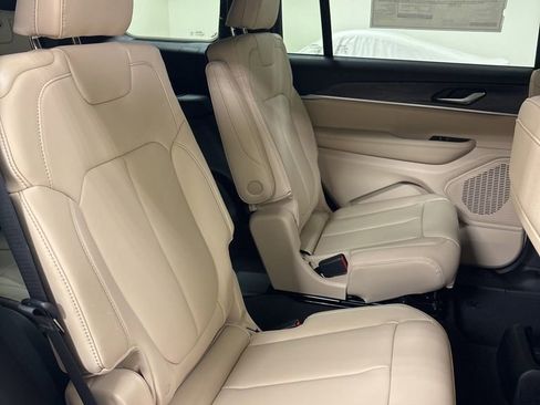 New 2025 Jeep Grand Cherokee L Limited image 37
