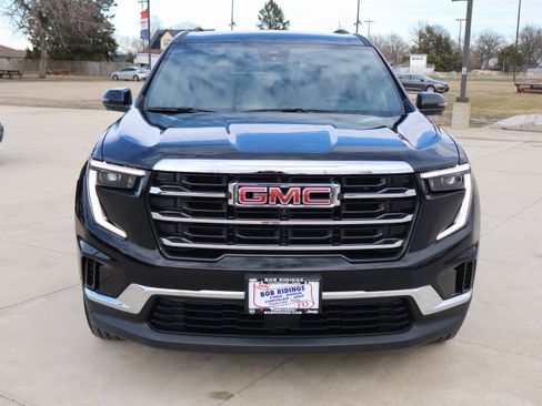 Used 2025 GMC Acadia Elevation image 2