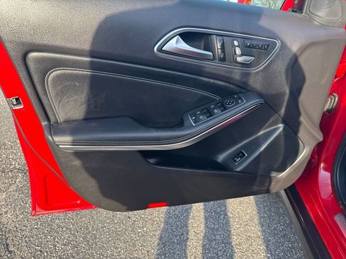 Used 2018 Mercedes-Benz GLA 250 4MATIC image 11