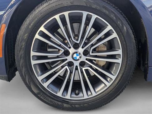 Used 2018 BMW 530e w/ Premium Package 2 image 10
