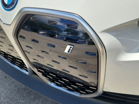 Used 2023 BMW i4 eDrive40 w/ Premium Package RWD image 7