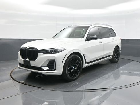 Used 2021 BMW X7 xDrive40i w/ Parking Assistance Package AWD/4WD image 3