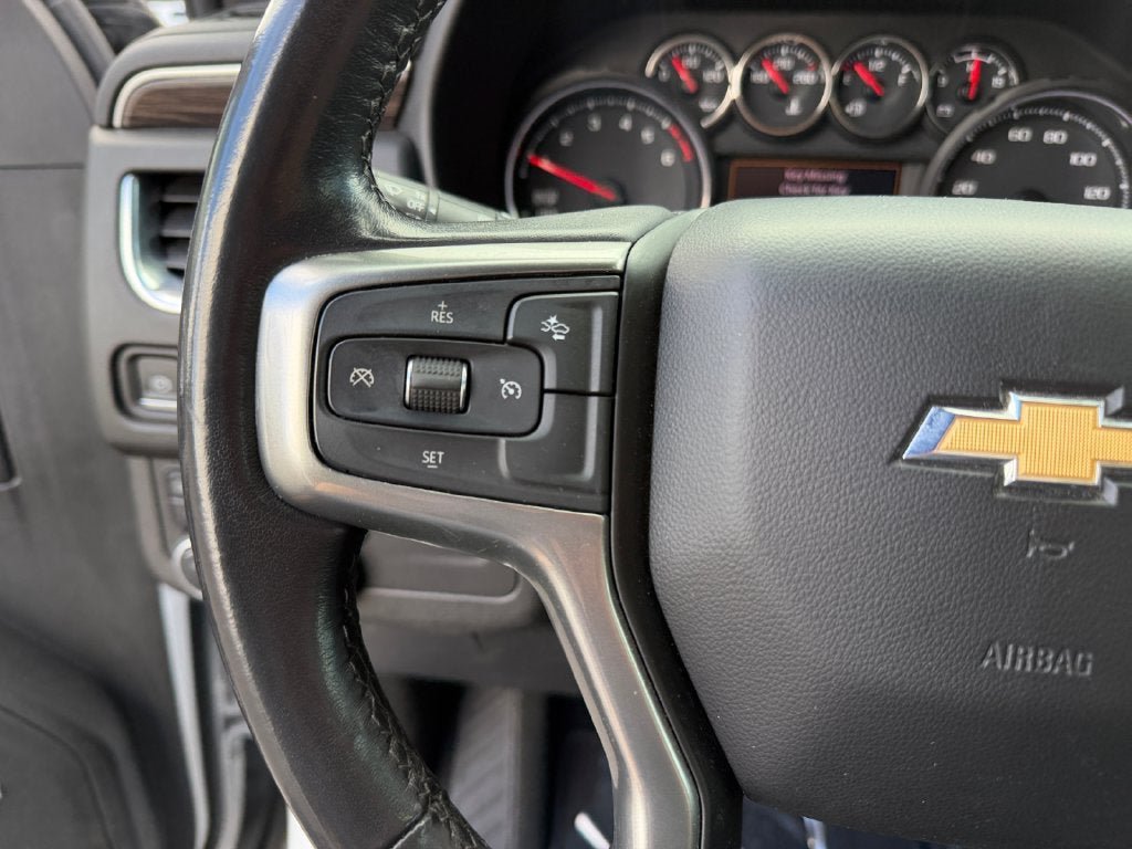 Used 2021 Chevrolet Suburban LT AWD/4WD image 16