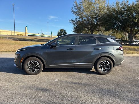 Used 2024 Kia Sportage LX image 2