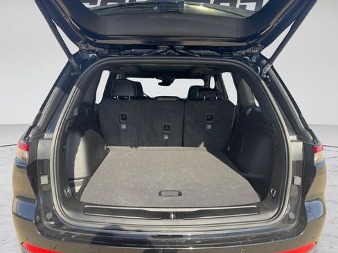 New 2026 Jeep Grand Cherokee Limited AWD/4WD image 16