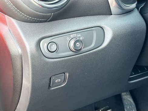 Used 2022 Chevrolet Blazer LT image 10