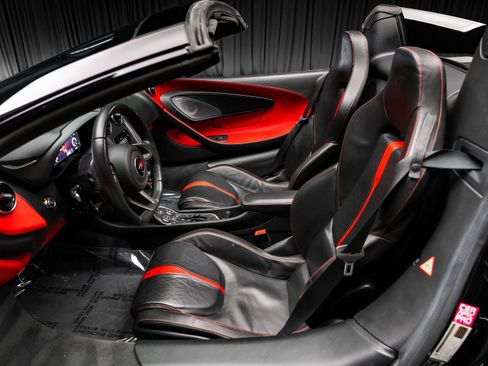Used 2019 McLaren 570S Spider RWD image 48