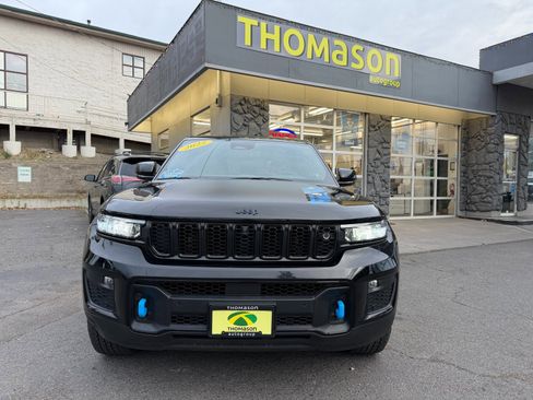 Used 2022 Jeep Grand Cherokee Trailhawk w/ Advanced Protech Group II image 1