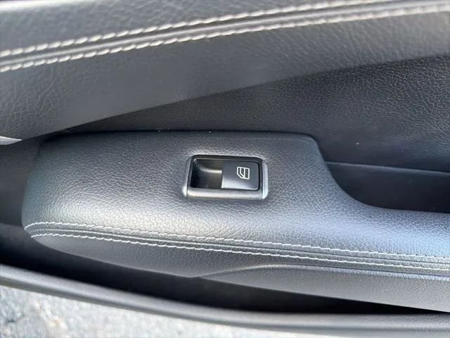 Used 2017 Mercedes-Benz SL 550 image 18