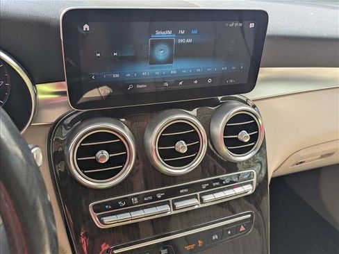 Used 2022 Mercedes-Benz GLC 300 image 5