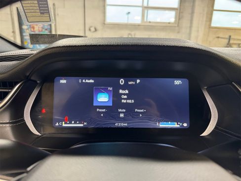 Used 2023 Jeep Grand Cherokee L Laredo image 16