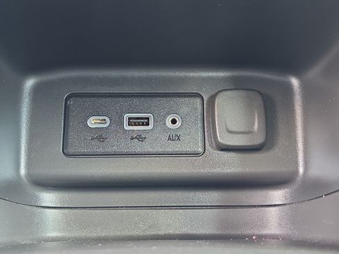 Certified 2023 Chevrolet Equinox LS FWD image 25