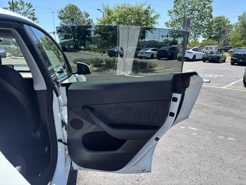 Used 2022 Tesla Model Y Performance AWD/4WD image 18