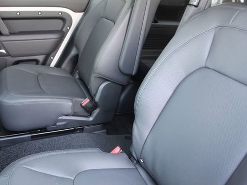 New 2026 Land Rover Defender 130 X-Dynamic SE image 20