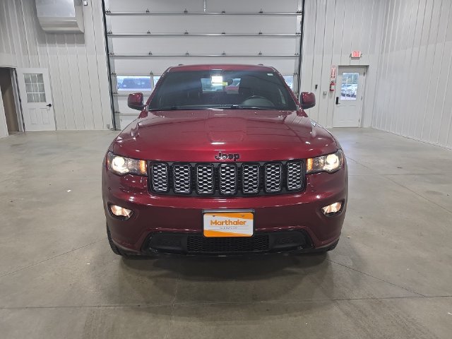 Used 2022 Jeep Grand Cherokee Laredo X AWD/4WD image 3