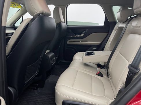 Used 2025 Lincoln Corsair FWD image 40