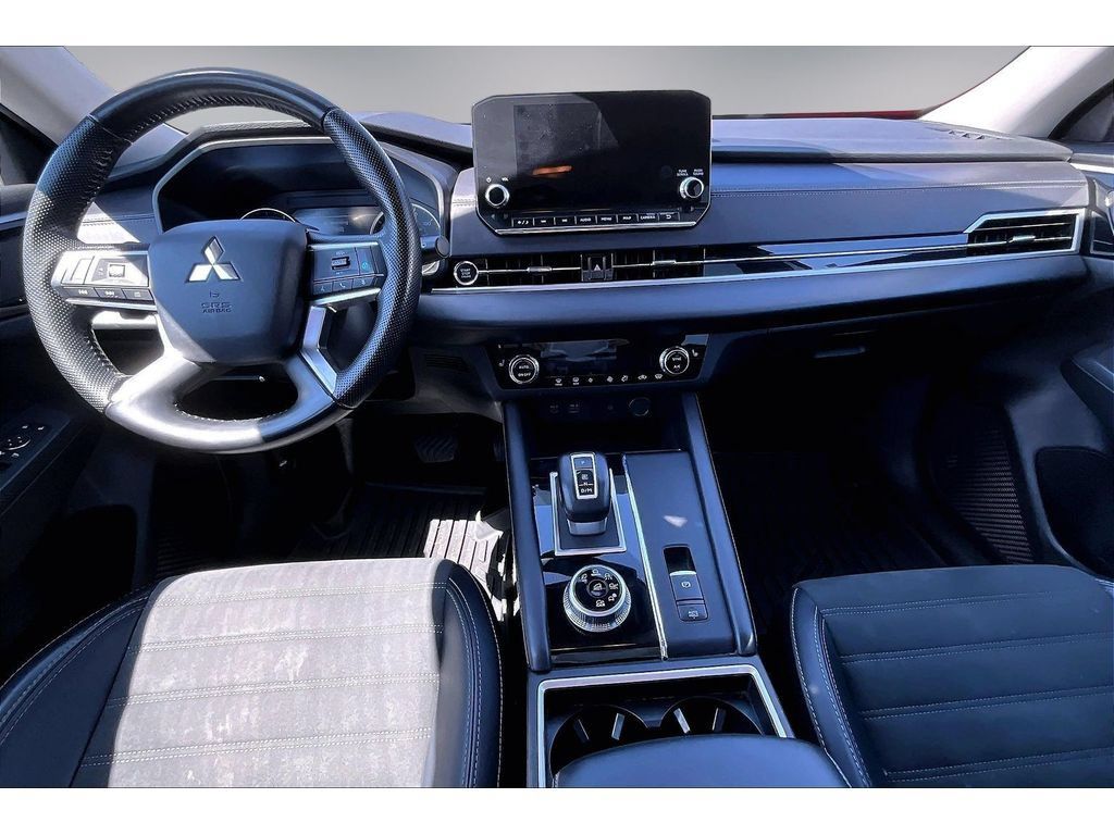 Used 2024 Mitsubishi Outlander SE AWD/4WD image 7