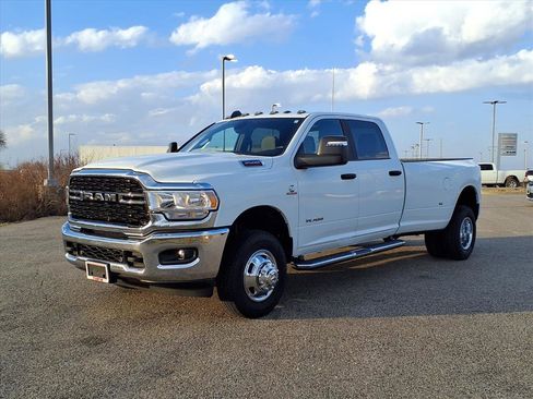 Used 2024 RAM 3500 Big Horn image 36