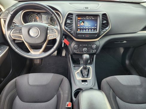 Used 2017 Jeep Cherokee Latitude w/ Safety/Convenience Group image 11