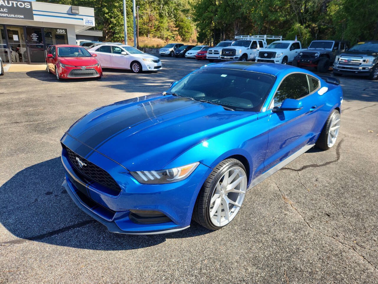 Used 2017 Ford Mustang Coupe RWD image 2