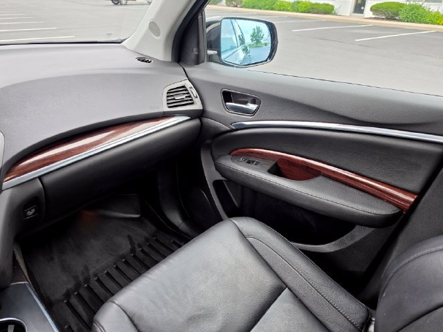Used 2016 Acura MDX w/ Technology Package AWD/4WD image 32