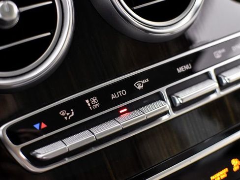 Certified 2022 Mercedes-Benz GLC 300 w/ Premium Package Lite image 28