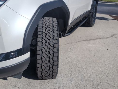 Used 2024 Lexus GX 550 image 12