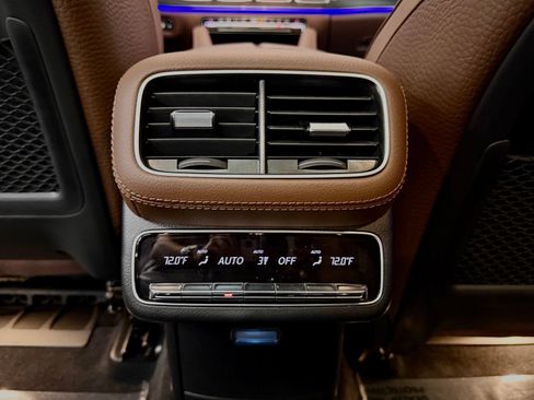 Used 2025 Mercedes-Benz GLS 450 4MATIC image 36