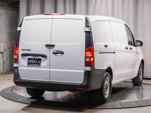 Used 2022 Mercedes-Benz Metris image 4