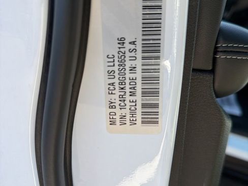 Certified 2025 Jeep Grand Cherokee L Limited w/ Black Appearance Package AWD/4WD image 20