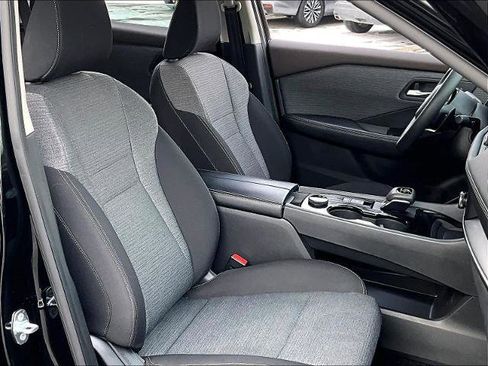 Certified 2023 Nissan Rogue SV image 11