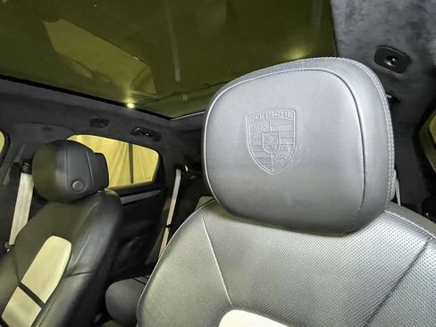 Used 2022 Porsche Cayenne Platinum Edition AWD/4WD image 19