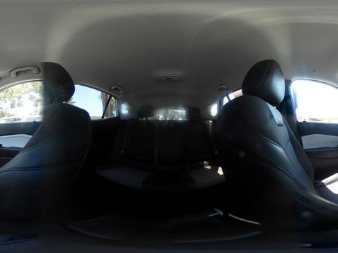 Used 2025 Chevrolet Trax LT w/ LT Convenience Package FWD image 36
