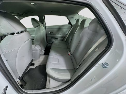 New 2026 Hyundai Elantra SE FWD image 16