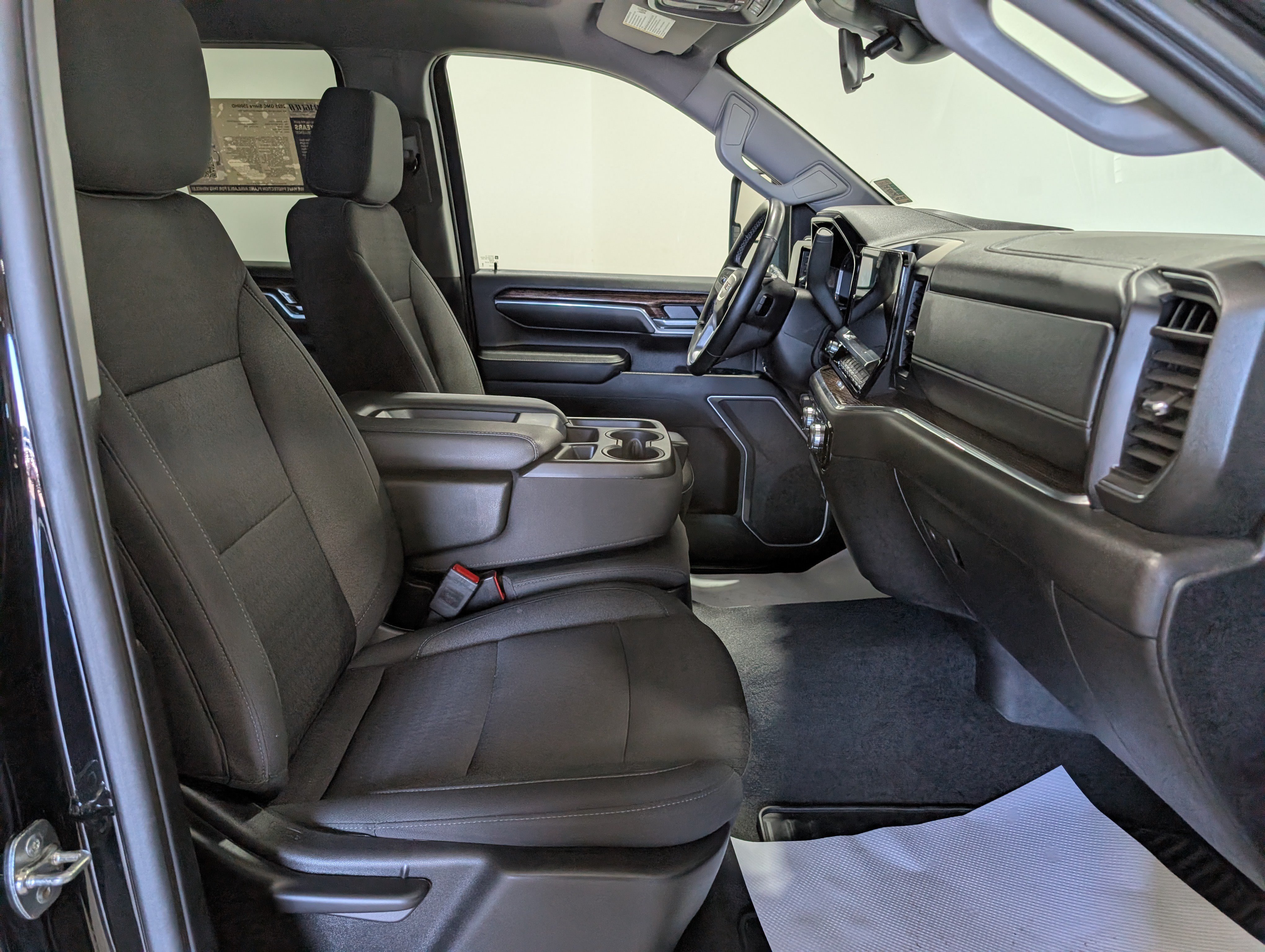 Used 2025 GMC Sierra 2500 SLE w/ Preferred Package AWD/4WD image 21