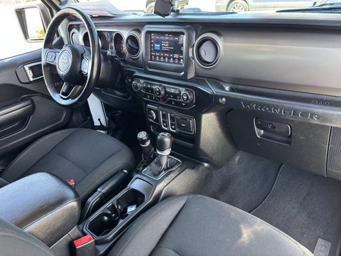 Used 2020 Jeep Wrangler Sport AWD/4WD image 13