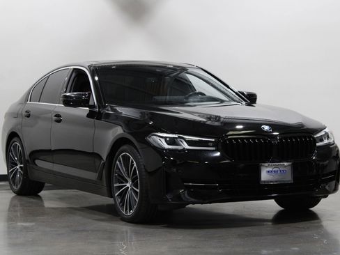 Used 2021 BMW 530i w/ Premium Package RWD image 4