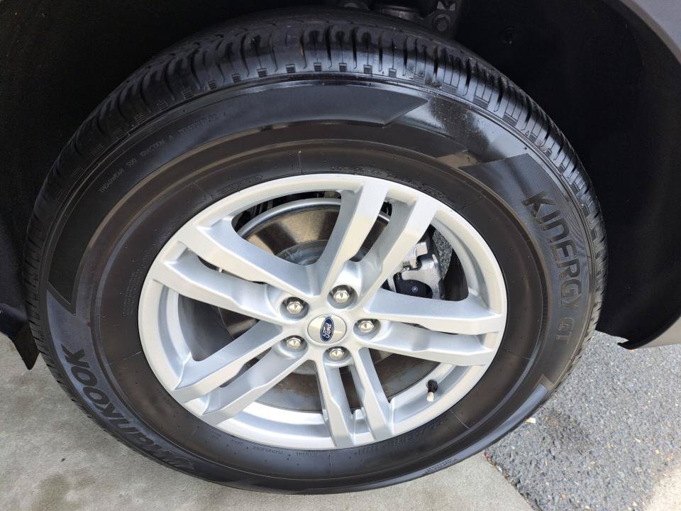 Used 2023 Ford Explorer XLT RWD image 25