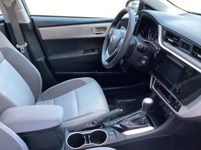 Used 2018 Toyota Corolla LE FWD image 16