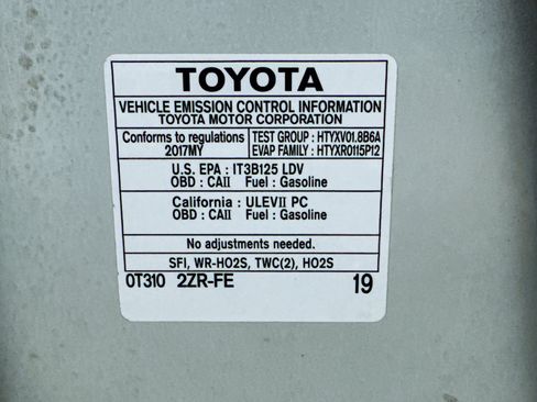 Used 2017 Toyota Corolla SE w/ Carpet Mat Package (TMS) FWD image 18