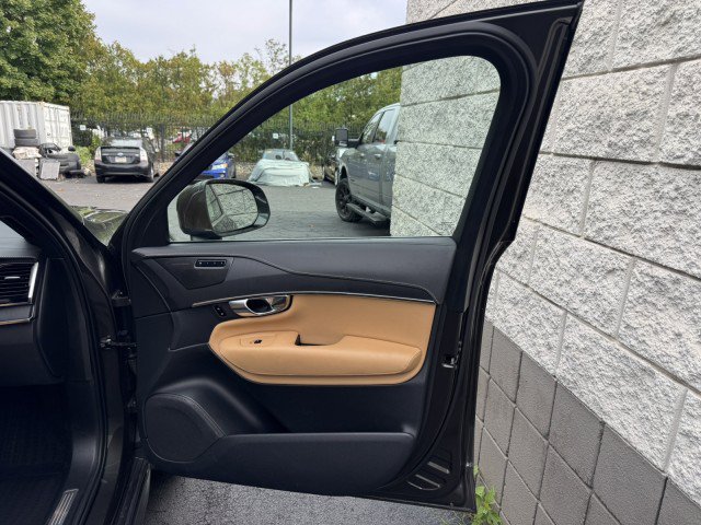Used 2022 Volvo XC90 T6 Inscription w/ Lounge Package AWD/4WD image 42