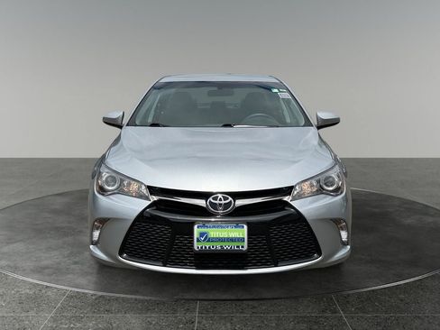 Used 2017 Toyota Camry SE FWD image 2